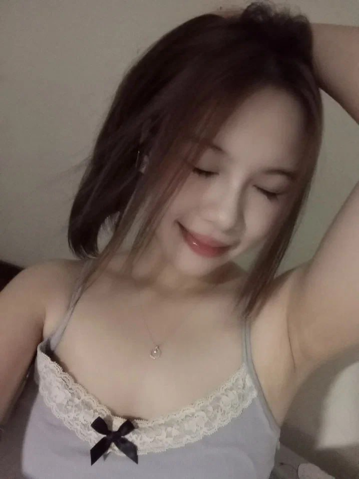 Bú lồn chùn chụt nữ sếp vú to dễ yếu lòng